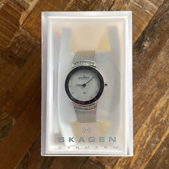 Skagen Stainless Ladies Watch - Picture 5 of 5